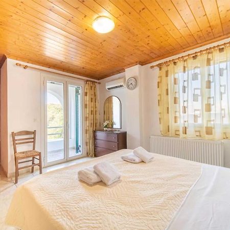 Villa Theo Marathiás Eksteriør bilde
