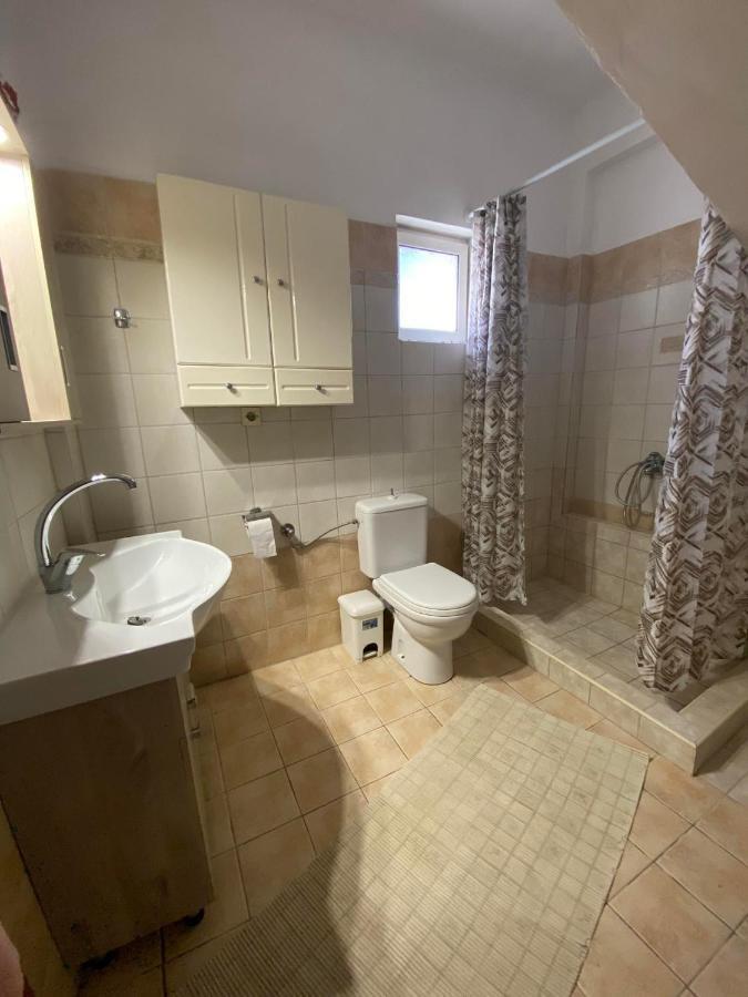 Villa Theo Marathiás Eksteriør bilde