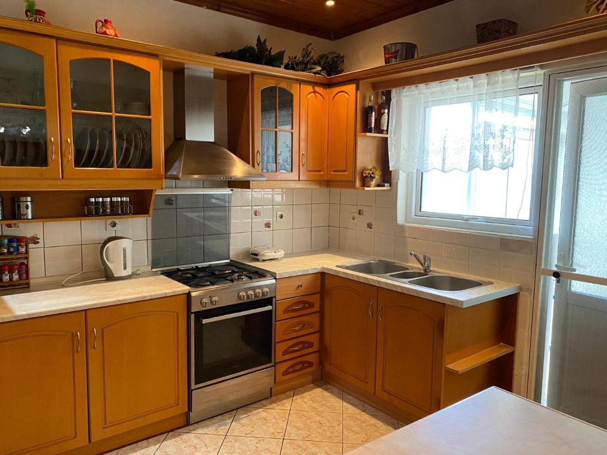 Villa Theo Marathiás Eksteriør bilde